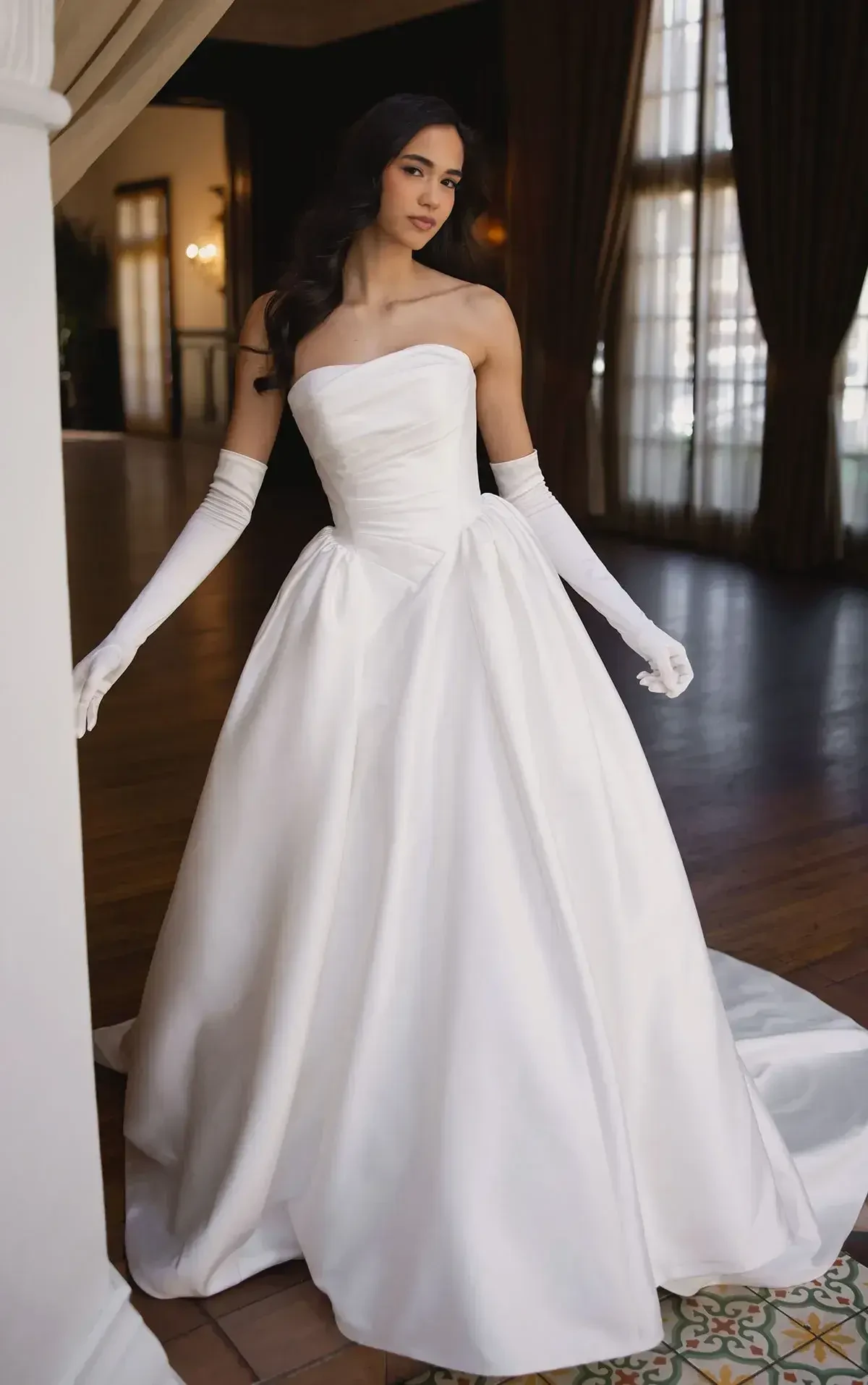 Essense of Australia Designer Preview Main Image