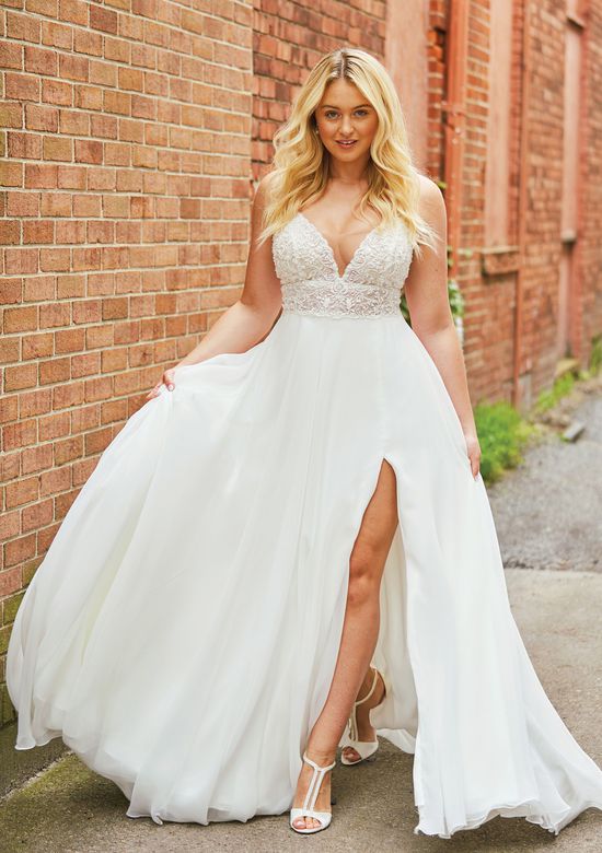ALine Wedding Dresses 30 Bridal Looks  Expert Tips